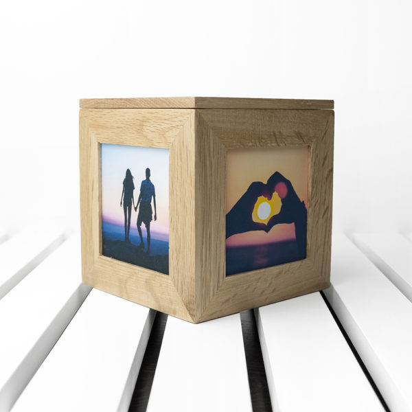 Personalised Romantic Wreath Frame Oak Photo Cube