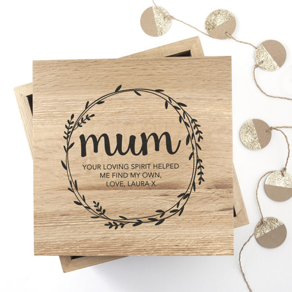 Personalised Wreath Mother's Day Large Oak Photo Cube